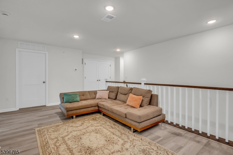 204 Honeysuckle Lane Warren NJ 07059