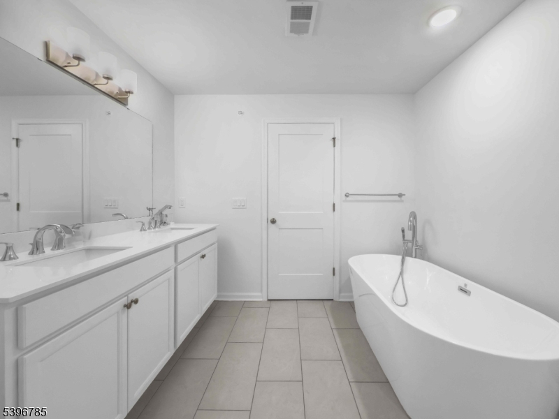 204 Honeysuckle Lane Warren NJ 07059