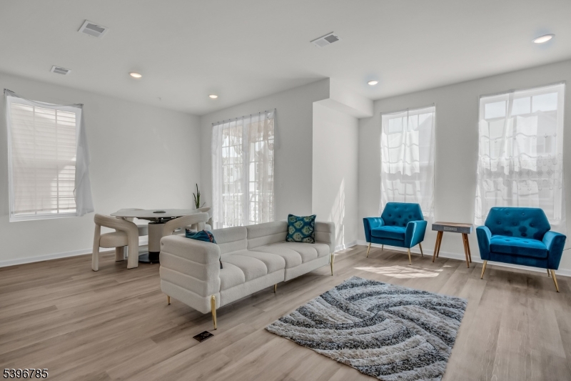 204 Honeysuckle Lane Warren NJ 07059