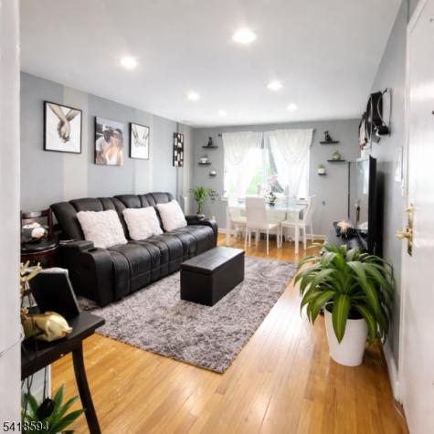 23 Carolyn Terrace Roselle NJ 07203