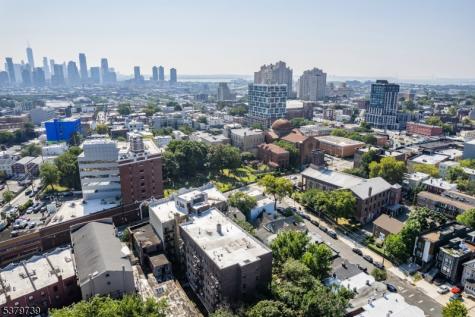 821 Bergen Avenue Jersey City NJ 07306