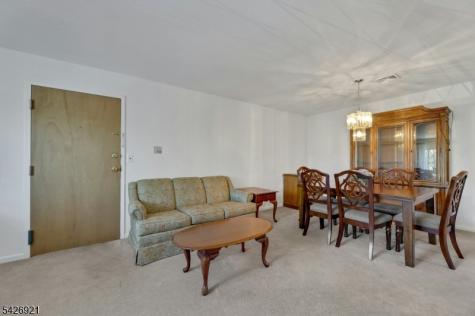 846 Riverside Avenue Lyndhurst NJ 07071