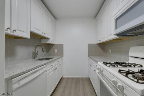 846 Riverside Avenue Lyndhurst NJ 07071
