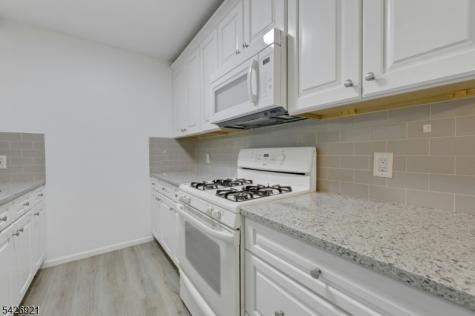 846 Riverside Avenue Lyndhurst NJ 07071
