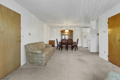 846 Riverside Avenue Lyndhurst NJ 07071