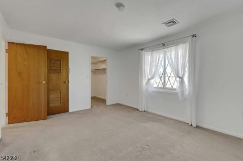 846 Riverside Avenue Lyndhurst NJ 07071