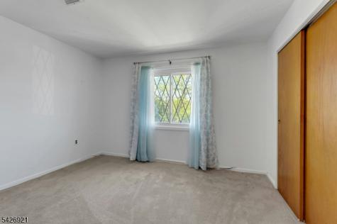 846 Riverside Avenue Lyndhurst NJ 07071
