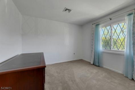 846 Riverside Avenue Lyndhurst NJ 07071