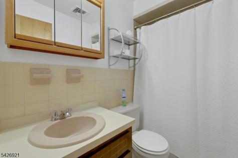 846 Riverside Avenue Lyndhurst NJ 07071