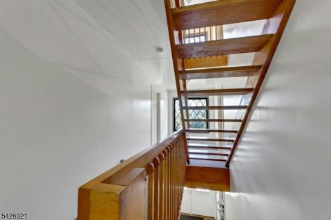 846 Riverside Avenue Lyndhurst NJ 07071