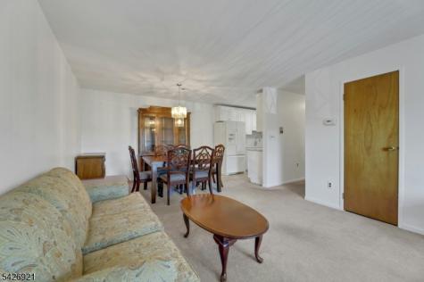 846 Riverside Avenue Lyndhurst NJ 07071