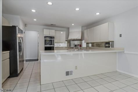 126 Worcester Drive Wayne NJ 07470