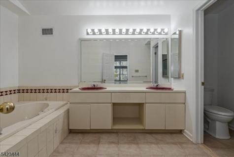 126 Worcester Drive Wayne NJ 07470