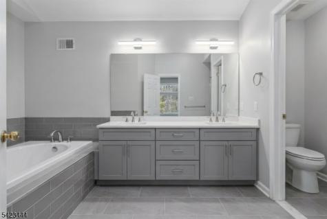 126 Worcester Drive Wayne NJ 07470