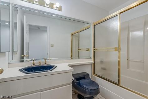126 Worcester Drive Wayne NJ 07470