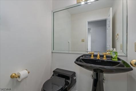 126 Worcester Drive Wayne NJ 07470