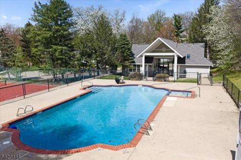 126 Worcester Drive Wayne NJ 07470