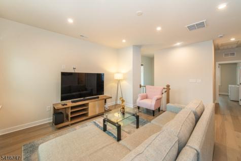 24 Willow Lane Parsippany-troy Hills NJ 07054