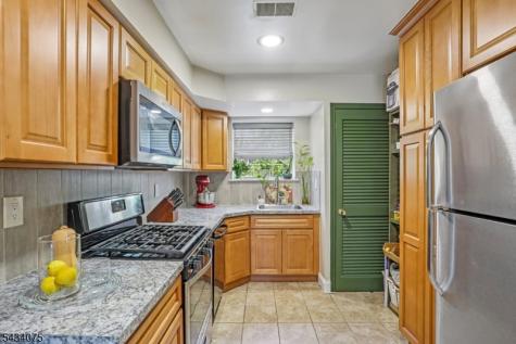 272 Walnut Street Newark NJ 07105
