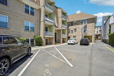 272 Walnut Street Newark NJ 07105