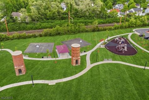 19 Kiln Aberdeen NJ 07721