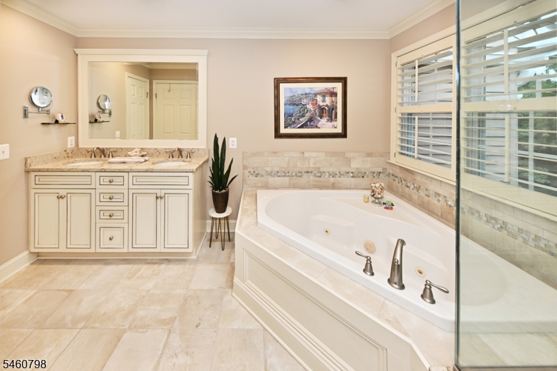 8 Hunter Road North Haledon NJ 07508