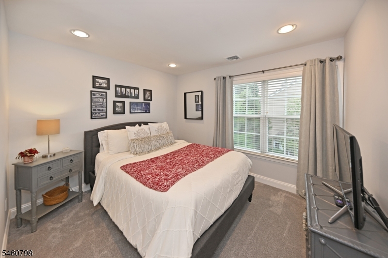 8 Hunter Road North Haledon NJ 07508