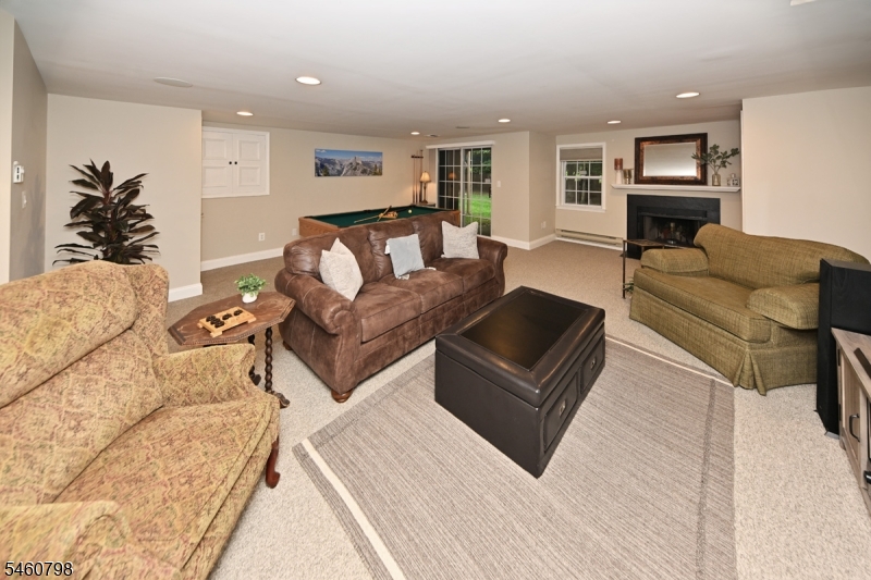 8 Hunter Road North Haledon NJ 07508