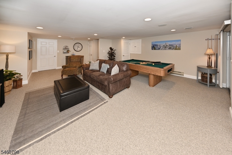 8 Hunter Road North Haledon NJ 07508