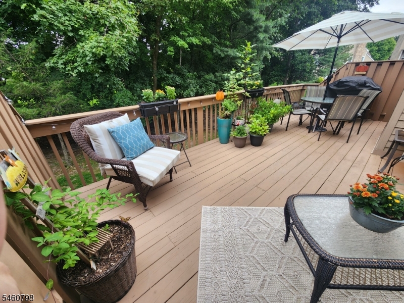 8 Hunter Road North Haledon NJ 07508