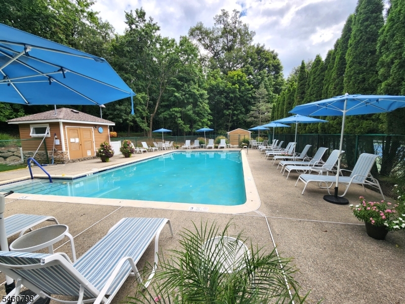 8 Hunter Road North Haledon NJ 07508