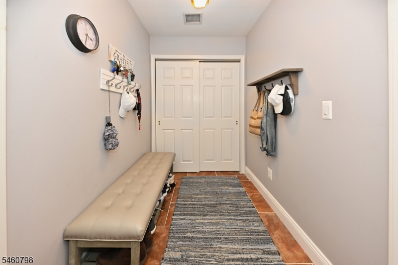 8 Hunter Road North Haledon NJ 07508