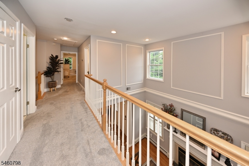 8 Hunter Road North Haledon NJ 07508