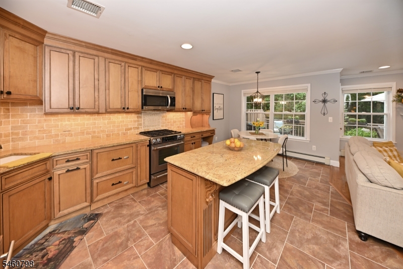 8 Hunter Road North Haledon NJ 07508
