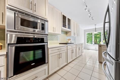 26 Sherwood Drive Mountain Lakes NJ 07046