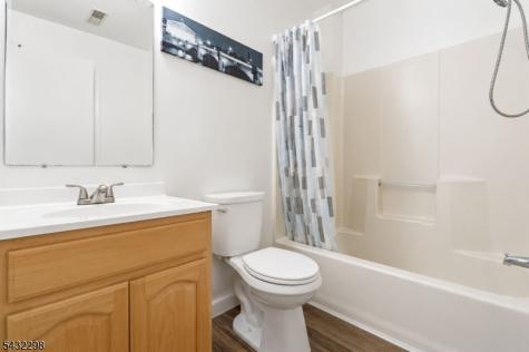 239 40th Street Irvington NJ 07111