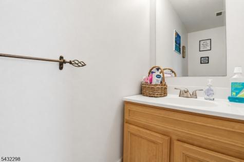 239 40th Street Irvington NJ 07111