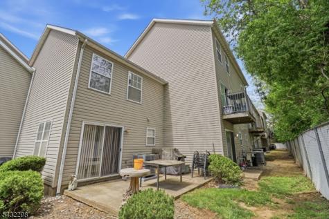 239 40th Street Irvington NJ 07111