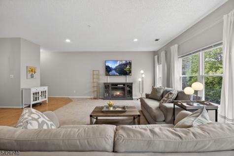919 Burgundy Way Wayne NJ 07470