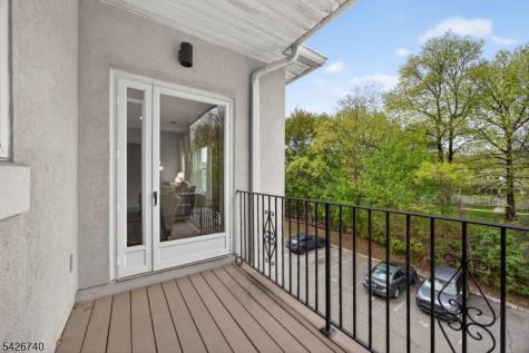 919 Burgundy Way Wayne NJ 07470
