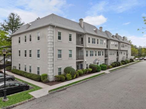 919 Burgundy Way Wayne NJ 07470