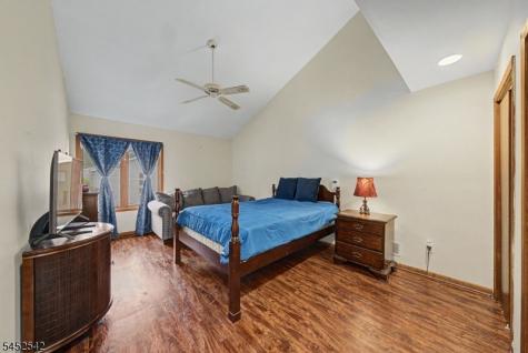 180 Dakota Drive Andover NJ 07848