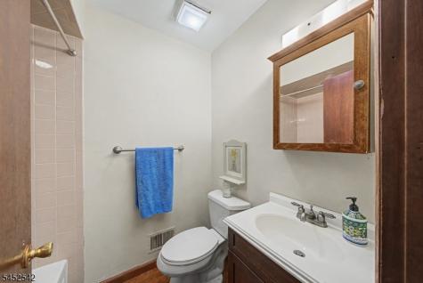 180 Dakota Drive Andover NJ 07848