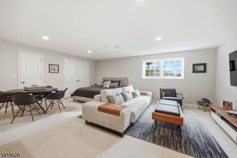 11 Lee Drive Morris NJ 07960
