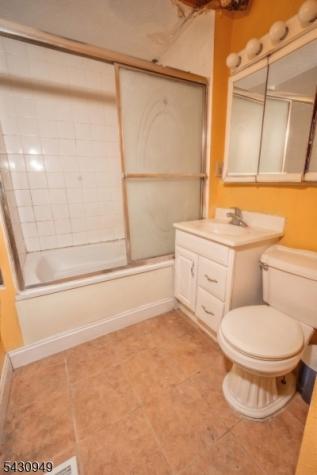 81 Romaine Ave Apt 2l Jersey City NJ 07306