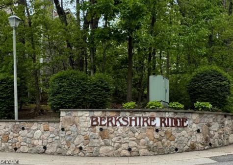 50 Red Oak Terrace Jefferson NJ 07438