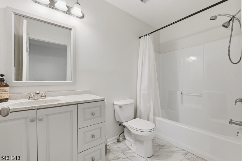 7 Derby East Orange NJ 07018