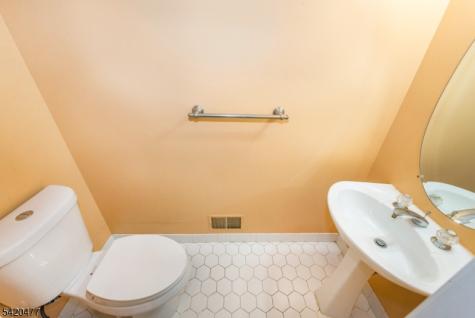 10 Gannet Court Wayne NJ 07470