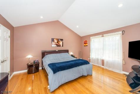 10 Gannet Court Wayne NJ 07470