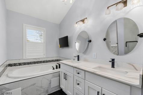 21 Dorchester Drive Bernards NJ 07920